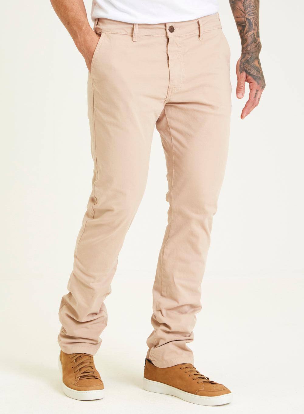 CALÇA SARJA ESPORTE FINO FORUM MASCULINO COR BEGE