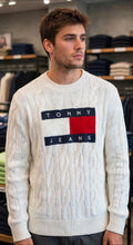 BLUSA TRICÔ TOMMY JEANS MASCULINO RELAXED FLAG COR BRANCA